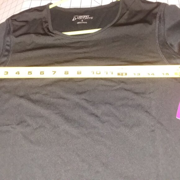 Skirt Sports black Free Flow shirt in size small - Picture 8 of 8